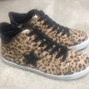 Leopard print zip high tops